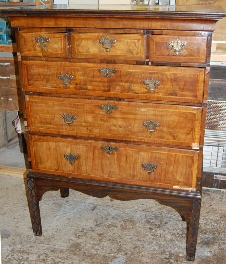 walnutchestonstand138-450